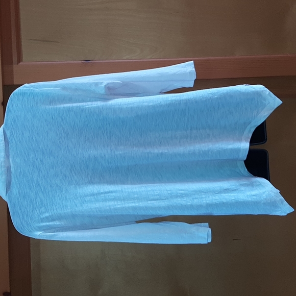 Teether size L pullover top- winter white. - Picture 3 of 4